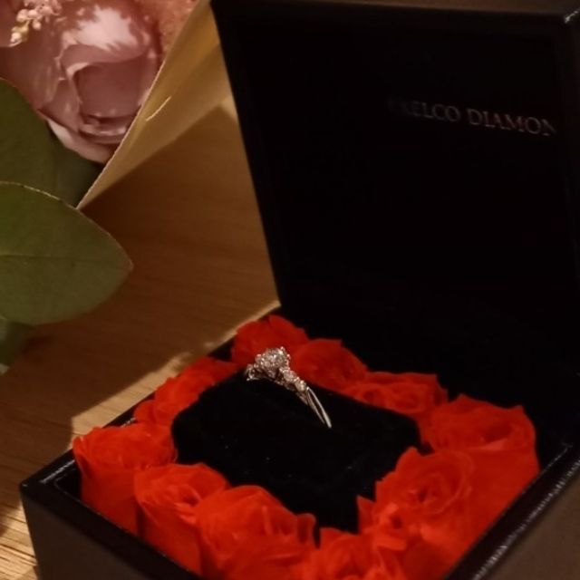 【エクセルコダイヤモンド(EXELCO DIAMOND)の口コミ】 エクセルコダイヤモンドのダイヤでプロポーズをしていただき、後日、婚約…