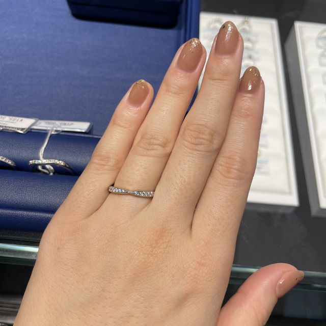 【銀座ダイヤモンドシライシの口コミ】 とにかくキラキラしていて存在感がつよいです。
ダイヤモンドにこだわって…