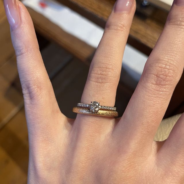 【ichi(イチ)の口コミ】 デザインがとても可愛くて気に入りました。表面にザラザラした加工が入っ…