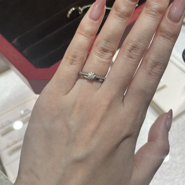 【カルティエ(Cartier)の口コミ】 細くて、華奢な指でもとてもキレイでした。また婚約指輪(カルティエ)とも…