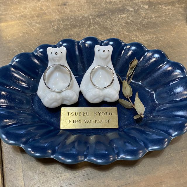 【ついぶ工房の口コミ】 長く着けるものなので、プラチナを選びました。
シンプル過ぎない槌目タイ…