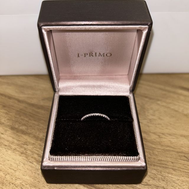 【アイプリモ(I-PRIMO)の口コミ】 彼女がワンポイントの指輪でなく、全体的にキラキラした指輪が好みだった…