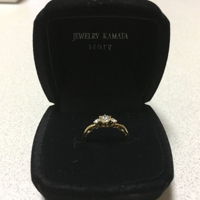 【JEWELRY  KAMATA(ジュエリーかまた)の口コミ】 結婚情報誌を見て、見に行ってみようと二人で結婚指輪を見に行きました。…
