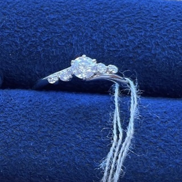 【TOMOE(トモエ)の口コミ】 【デザイン・テイスト】ゆびが短くふっくらした手のため、ウェーブ型の指…