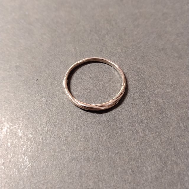 【出雲結(いずもゆい)の口コミ】 祈結のしめ縄のような和テイストのデザインが一番の決め手でした。
色は実…