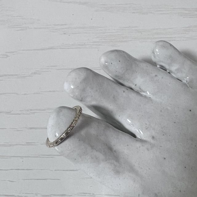 【Jupiter BLANTELIE(ジュピターブラントリエ)の口コミ】 通常は結婚指輪として使うものを、婚約指輪にしました。
婚約指輪だとなか…