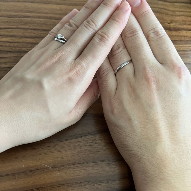 【銀座ダイヤモンドシライシの口コミ】 1番は自分の好みと実際につけてみた指輪がピッタリだったことです。
私の…