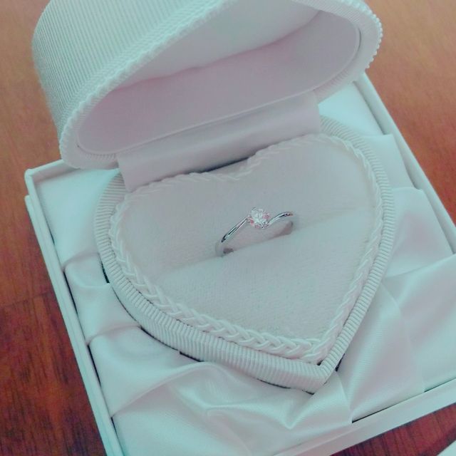 【WATANABE / 卸商社直営　渡辺の口コミ】 シンプルで長く使えそうなデザインの指輪を探していました。いくつものジ…