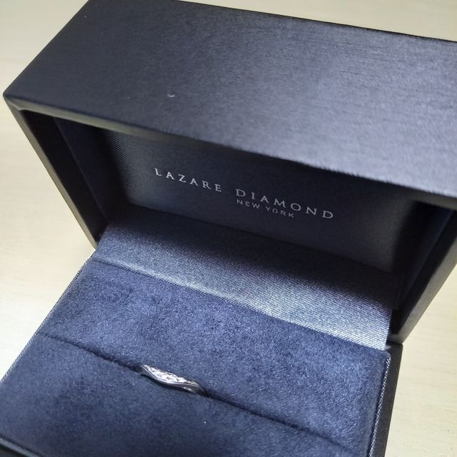 【ラザール ダイヤモンド(LAZARE DIAMOND)の口コミ】 色んな種類の指輪を試着して、一番自分の指にしっくりきたデザインのもの…