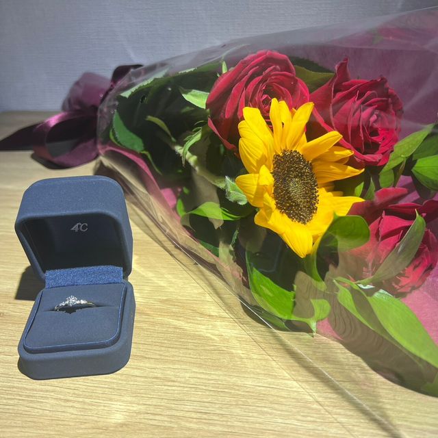 【4℃ BRIDAL(ヨンドシーブライダル)の口コミ】 結婚指輪と合わせたさいにとてもきれいに合うデザインだったことが決めて…