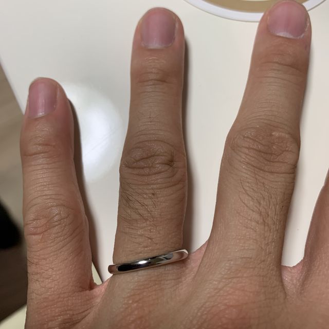 【エクセルコダイヤモンド(EXELCO DIAMOND)の口コミ】 指輪のデザインは捻り等は無いものがよく探していました。しかしどれも同…