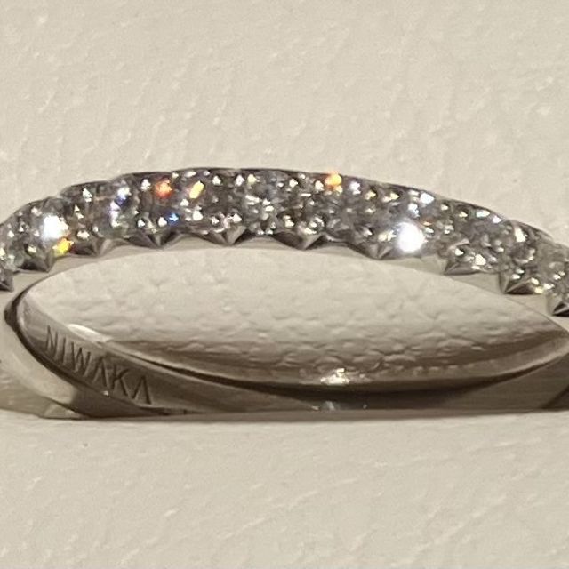 【俄(にわか)の口コミ】 上品でエレガントです。
指輪自体に力強さを感じます。
見える位置にだけ…