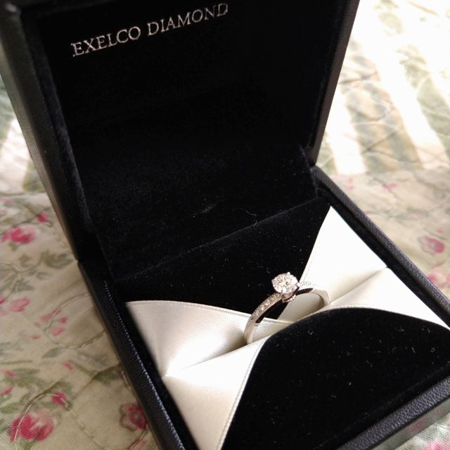 【エクセルコダイヤモンド(EXELCO DIAMOND)の口コミ】 デザインが気に入りました。
いろんな店舗の指輪を見ていて、最後に伺った…