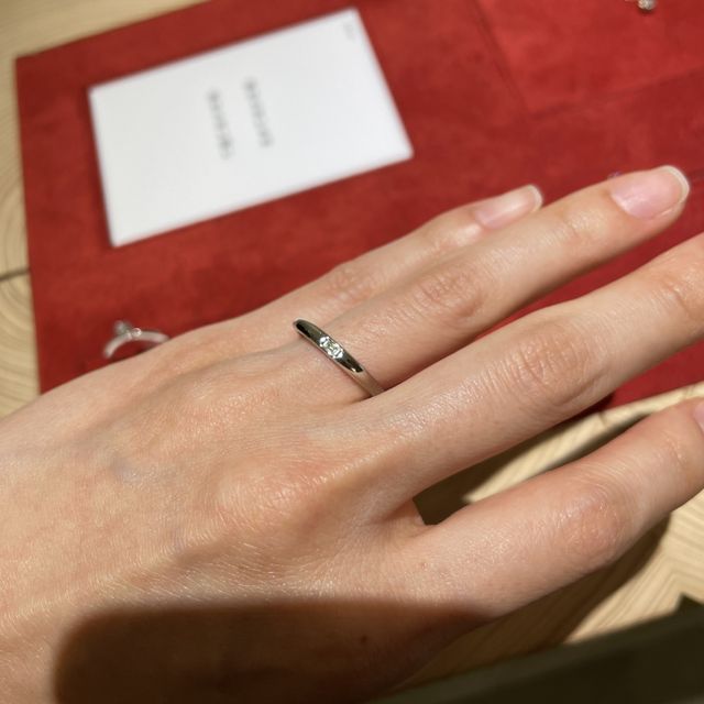【出雲結(いずもゆい)の口コミ】 シンプルなデザインのため、身につける場所や、服装を選ばない指輪だと思…