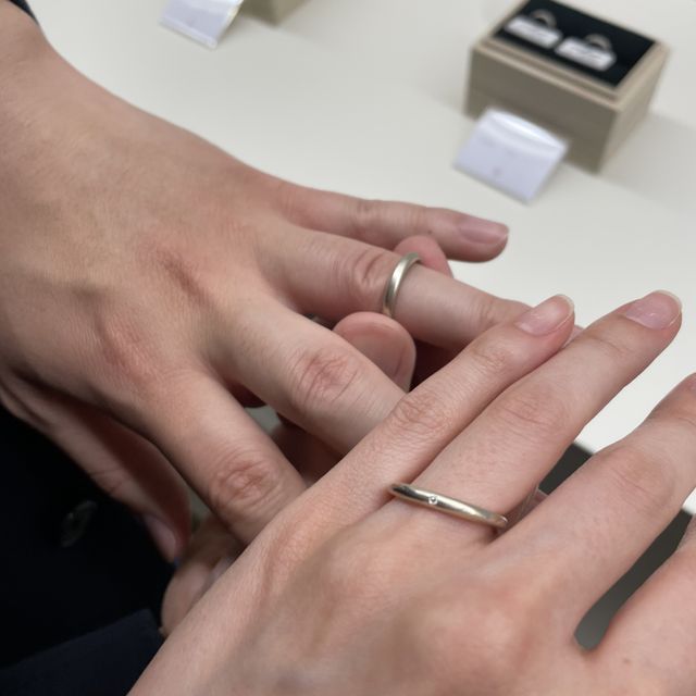 【出雲結(いずもゆい)の口コミ】 杢目金屋とのコラボレーションの指輪です。木目状の模様が特徴的でとても…