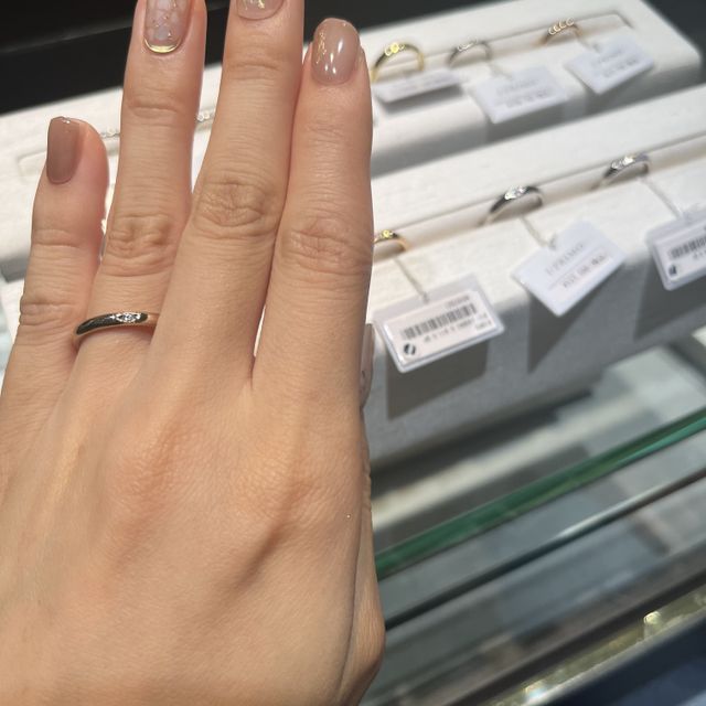 【アイプリモ(I-PRIMO)の口コミ】 ストレートなリングにダイヤモンドがちょっとだけ着いているデザインをさ…