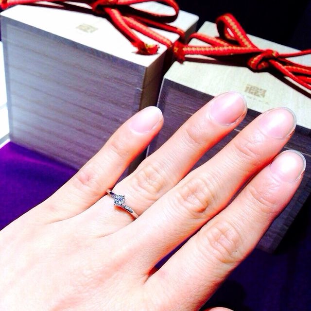 【俄(にわか)の口コミ】 最初から、このブランドと決めていたこと。
指にはめた感じが、自分に一番…