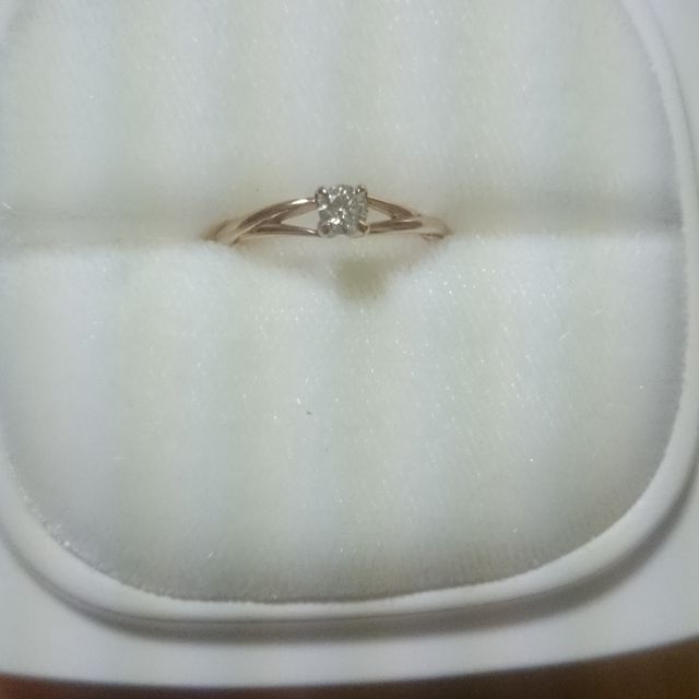 【俄(にわか)の口コミ】 ピンクゴールドが可愛くて決めました。プラチナとも非常に悩みましたが、…