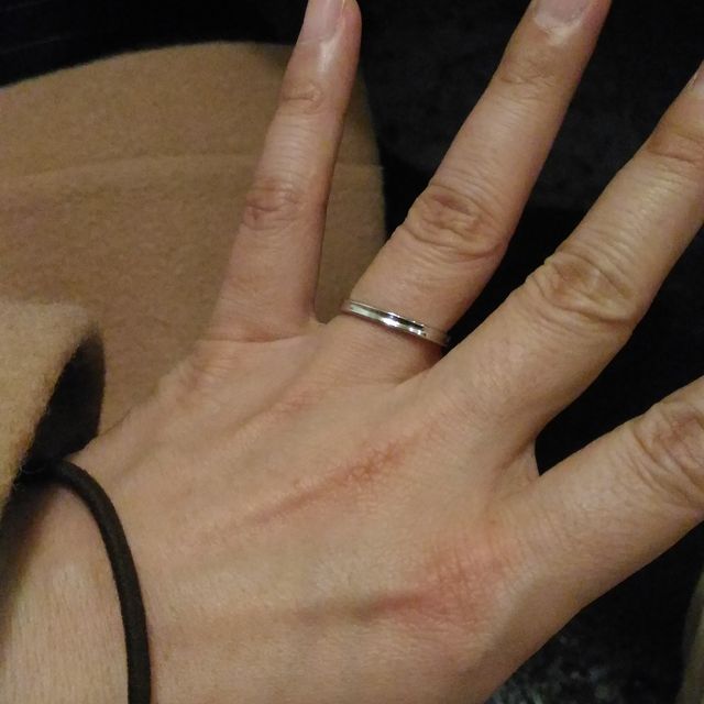 【voulez vous(ヴーレ・ヴー)の口コミ】 ストレートのシンプルなデザインですがなかなか他では見つからないデザイ…