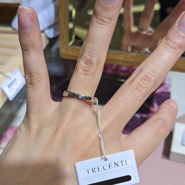 【TRECENTI(トレセンテ)の口コミ】 ストレート、ウェーブ、V字など様々なデザインが用意されています。初めに…