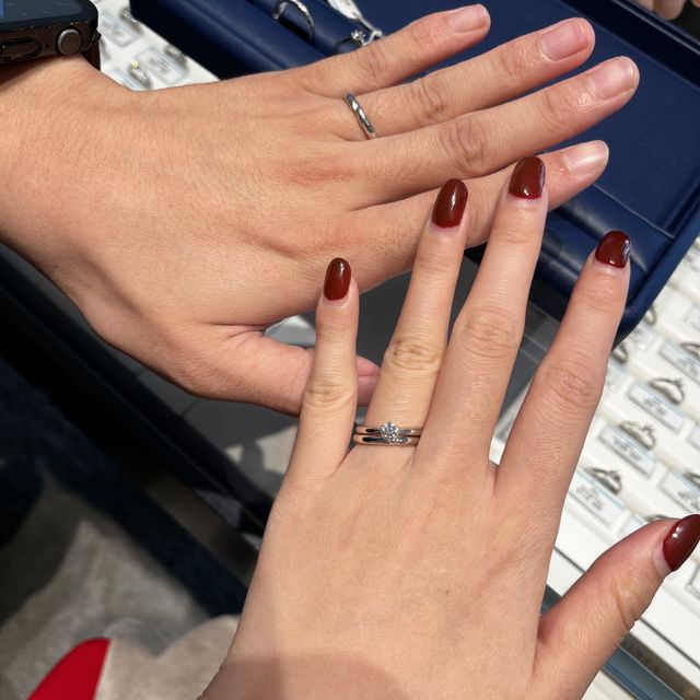 【銀座ダイヤモンドシライシの口コミ】 指輪自体はセットリングで販売されていて、組み合わせで悩む必要がないの…