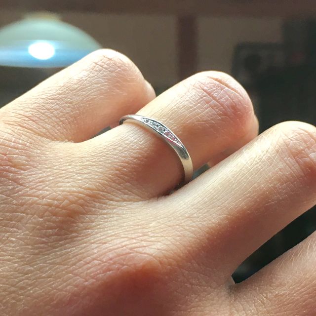 【SIND BAD(シンドバット)の口コミ】 私達が結婚指輪を購入するにあたり1番重視したのが、指輪のつけ心地です。…