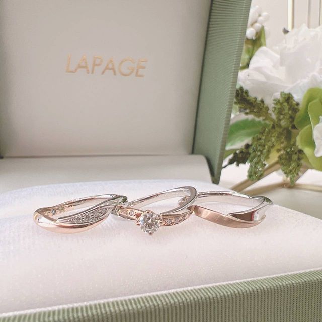 【LAPAGE(ラパージュ)の口コミ】 2色づかいと曲線のデザインが気に入りました！
彼が先にラパージュの婚約…