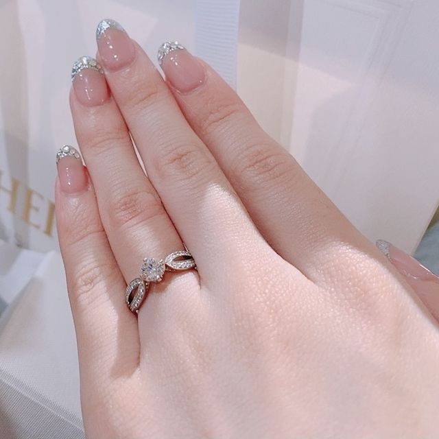 【ブシュロン(BOUCHERON)の口コミ】 デザインとダイヤのランクです。
人と被らないデザインかつ、自分の華奢な…