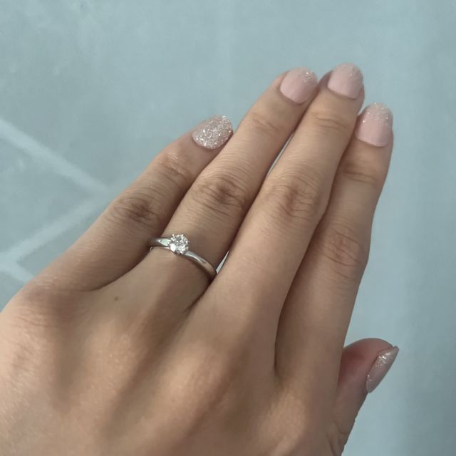 【和光ブライダルブティックギンザの口コミ】 指輪の決め手はデザインです。ストレートのリングだとどうしても指が太め…