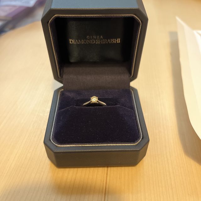 【銀座ダイヤモンドシライシの口コミ】 デザインがシンプルで可愛く、ダイヤの品質もとても高かったので購入を決…
