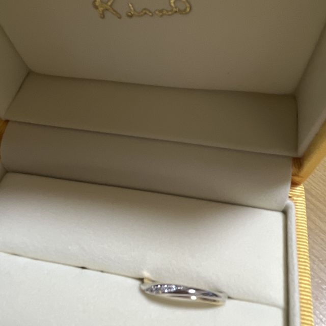 【ケイウノ ブライダル(K.UNO BRIDAL)の口コミ】 指輪の裏にデザイナーさんが考えてくださった絵柄や文字を入れられるのが1…