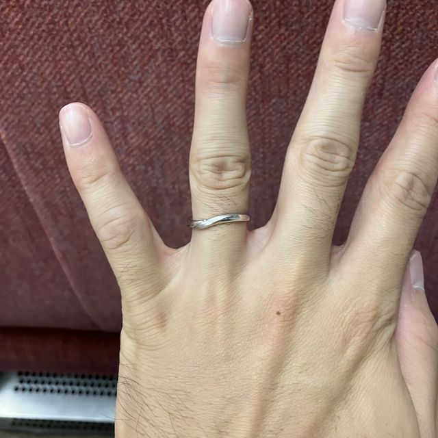 【アイプリモ(I-PRIMO)の口コミ】 指輪のデザインも可愛らしく、一部ザラザラの加工がしてあり少し際立たせ…