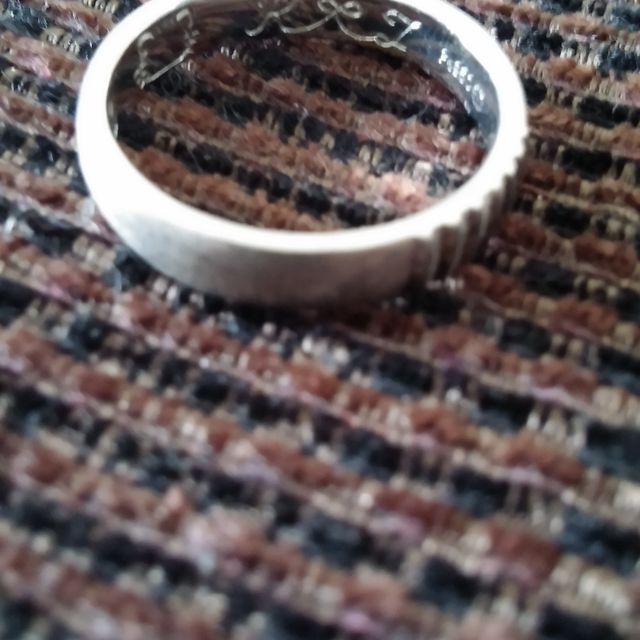 【JEWELRY  KAMATA(ジュエリーかまた)の口コミ】 もともとはすでにできあがった指輪の中からデザインを選ぶ予定でしたが、…