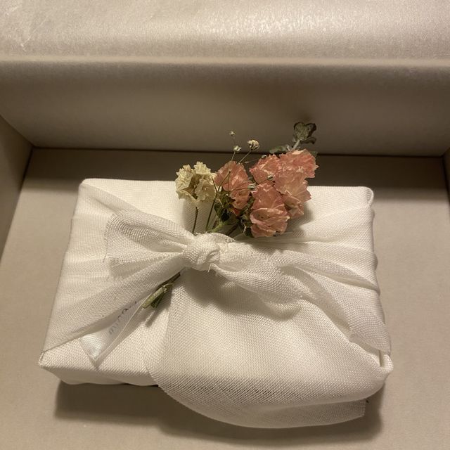 【mina.jewelry(ミナジュエリー)の口コミ】 自分たちの好きなデザインを1から決められることが大きな決め手となりまし…