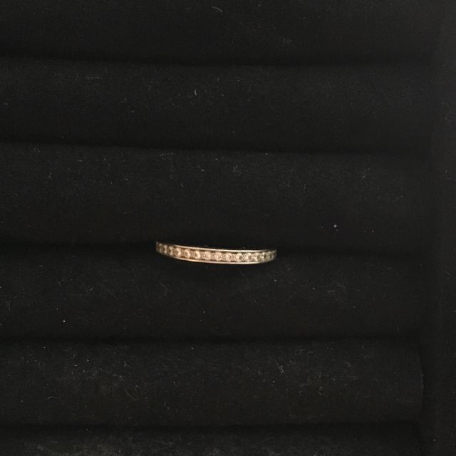 【ヴァン クリーフ＆アーペル(Van Cleef & Arpels)の口コミ】 職場で着用しても派手にならず、でも結婚指輪のみでつけても華やかな印象…