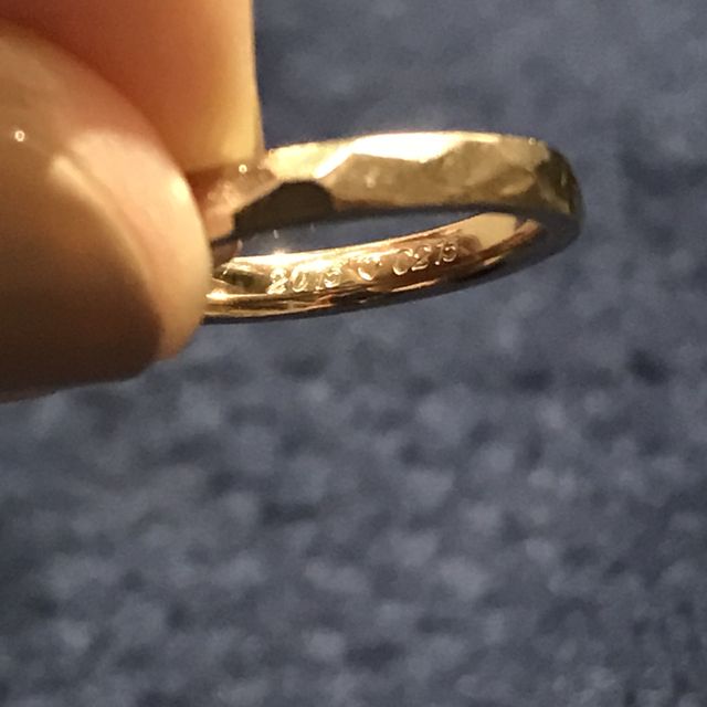 【agete(アガット)の口コミ】 お互いに、シンプルなデザインだけど人とは違ったデザインがいいね、と選…