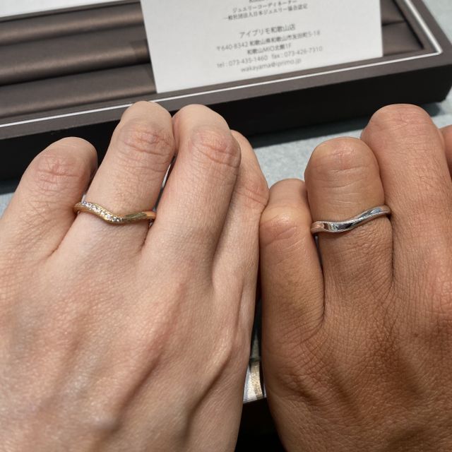 【アイプリモ(I-PRIMO)の口コミ】 深いV字のデザインが指をキレイに見せてくれて気に入りました✨
ダイヤのカ…