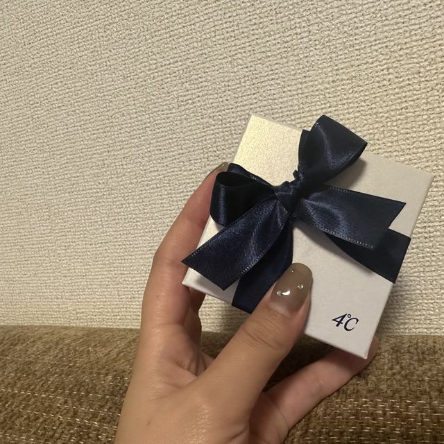 【4℃ BRIDAL(ヨンドシーブライダル)の口コミ】 デザインがシンプルかつ値段もリーズナブルで、プレミアムプラチナという…