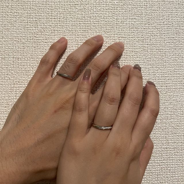 【4℃ BRIDAL(ヨンドシーブライダル)の口コミ】 デザインがシンプルかつ値段もリーズナブルで、プレミアムプラチナという…