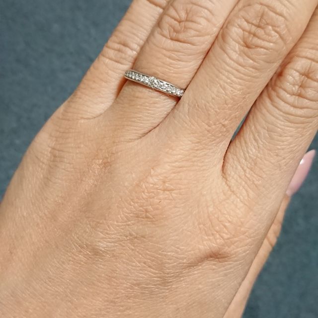 【ラザール ダイヤモンド(LAZARE DIAMOND)の口コミ】 婚約してからネットで色んなブランドさんの指輪を調べた中で、ラザールダ…