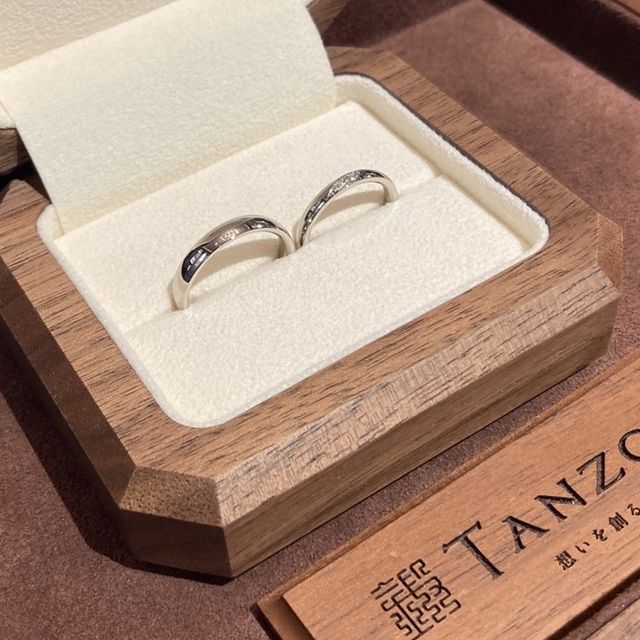 【TANZO.(鍛造指輪)の口コミ】 購入にあたっていくつかの店舗を見に行きましたが、決め手はやはり鍛造造…
