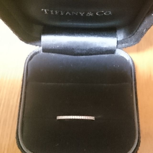 【ティファニー(Tiffany & Co.)の口コミ】 毎日つける結婚指輪。
シンプル過ぎるのはイヤだけど、キラキラしすぎるの…