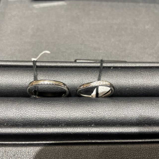 【ラザール ダイヤモンド【取扱店販売】の口コミ】 真っ直ぐのデザインではなく、少し指輪にひねりが入ったようなデザインが…