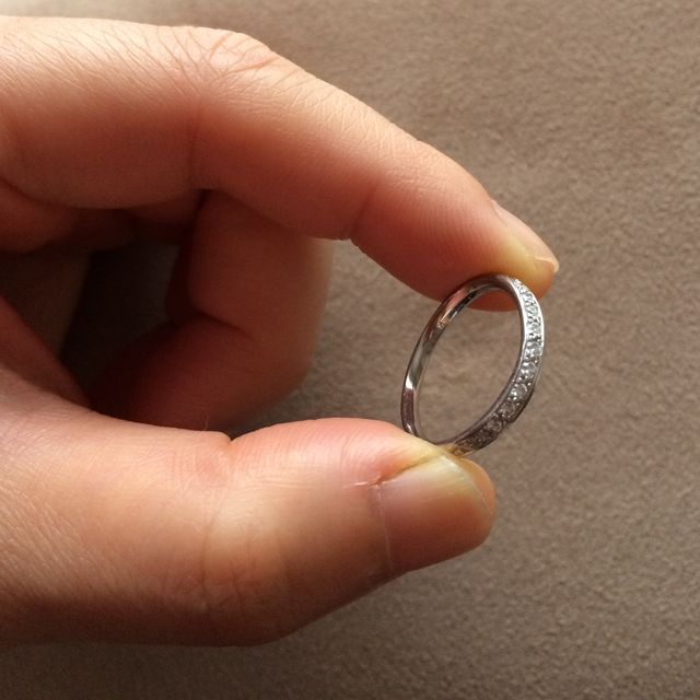 【ROCCA(ロッカ)の口コミ】 普段付けていても、家事に邪魔にならないシンプルなデザインと、若干カー…