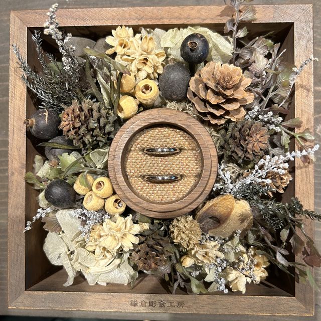 【鎌倉彫金工房の口コミ】 シンプルで何年経っても着用しやすいプラチナで、一番結婚指輪らしいと感…