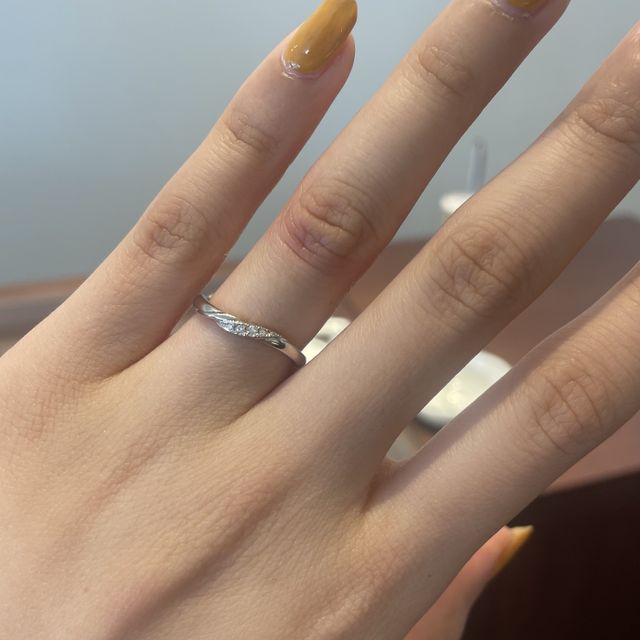 【銀座ダイヤモンドシライシの口コミ】 指輪のデザインがかなりたくさんあり、とてもとても悩みました。デザイン…