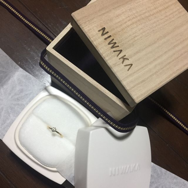 【俄(にわか)の口コミ】 とにかくシンプルなもの、それからイエローゴールドの指輪が良くて探して…