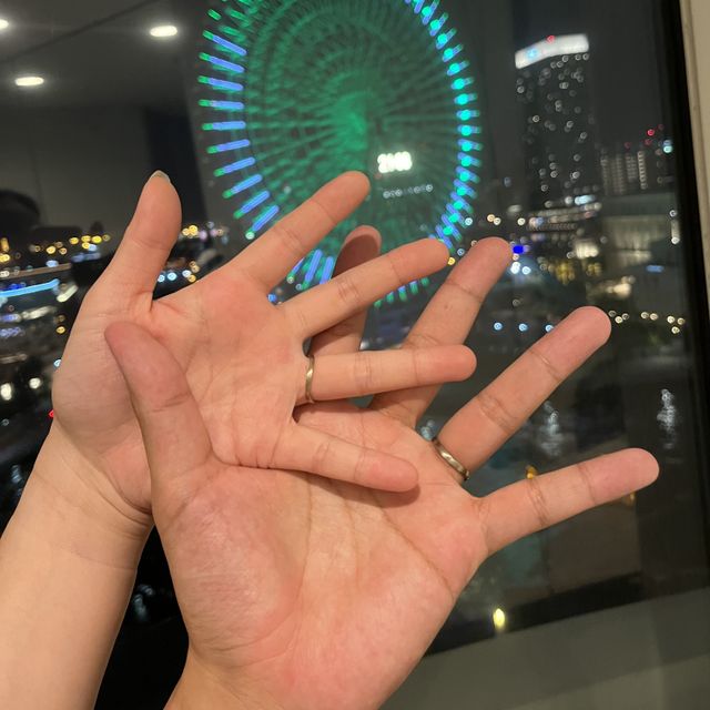 【mina.jewelry(ミナジュエリー)の口コミ】 まず指輪のデザイン性に一目惚れでした。
他のジュエリーショップへ下見も…