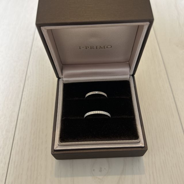 【アイプリモ(I-PRIMO)の口コミ】 デザインが他の店舗にはないもので気に入ったため購入。つやけし加工がさ…