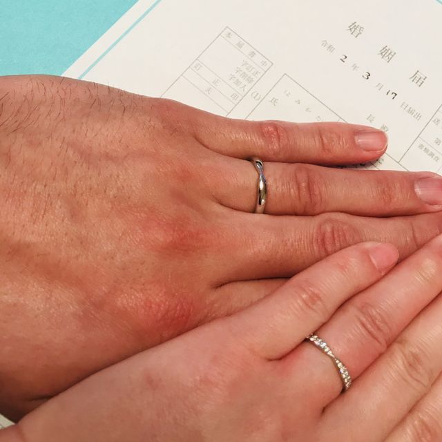 【ティファニー(Tiffany & Co.)の口コミ】 婚約指輪のティファニーノヴォに合わせて選びました。ハーモニーの指輪の…